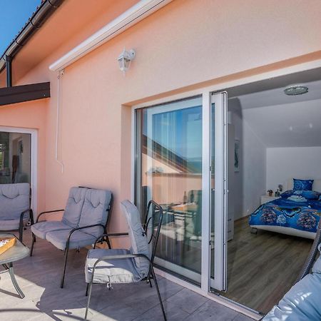 Nice Apartment In Stara Baska With Kitchen Εξωτερικό φωτογραφία