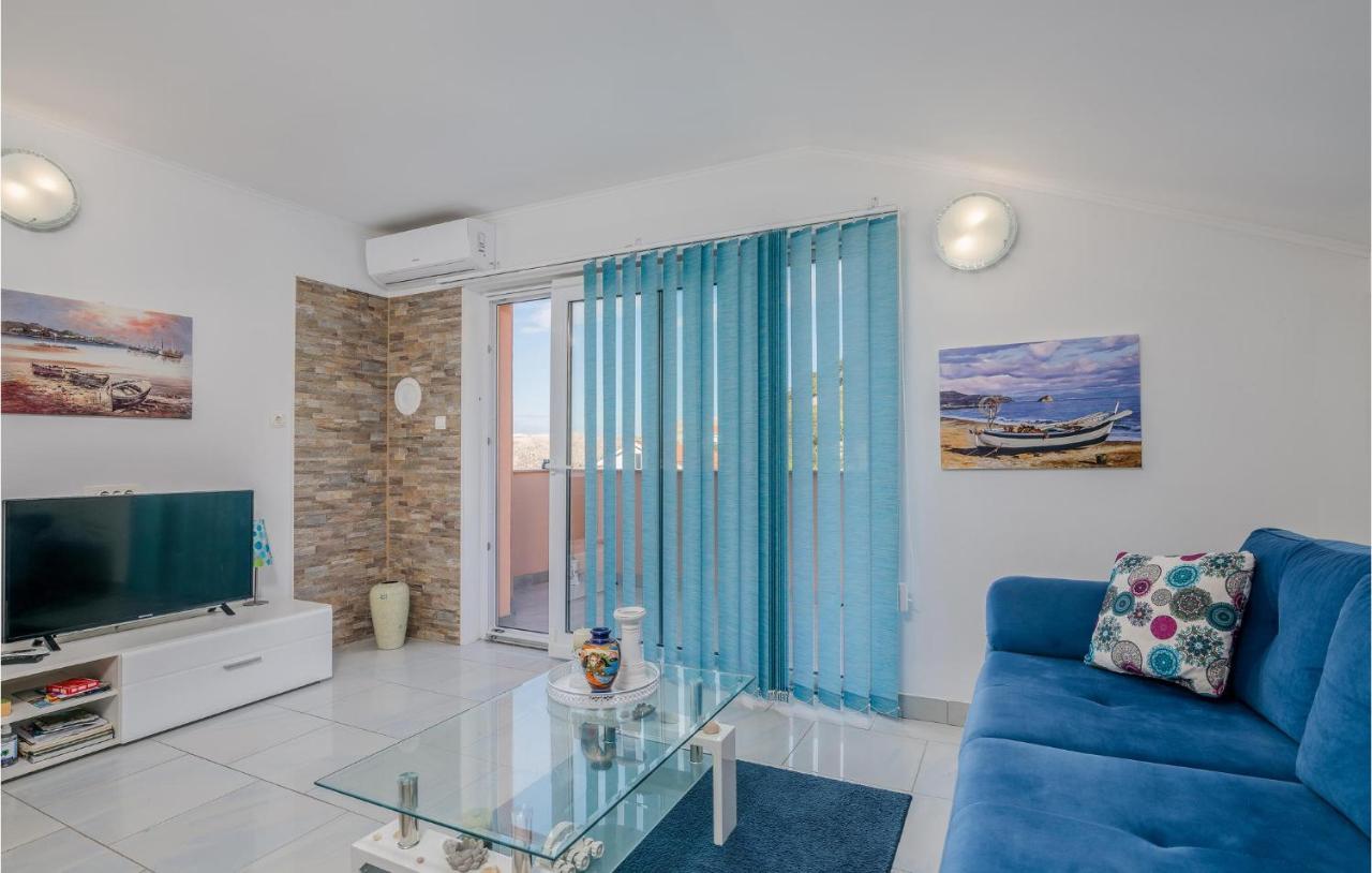 Nice Apartment In Stara Baska With Kitchen Εξωτερικό φωτογραφία