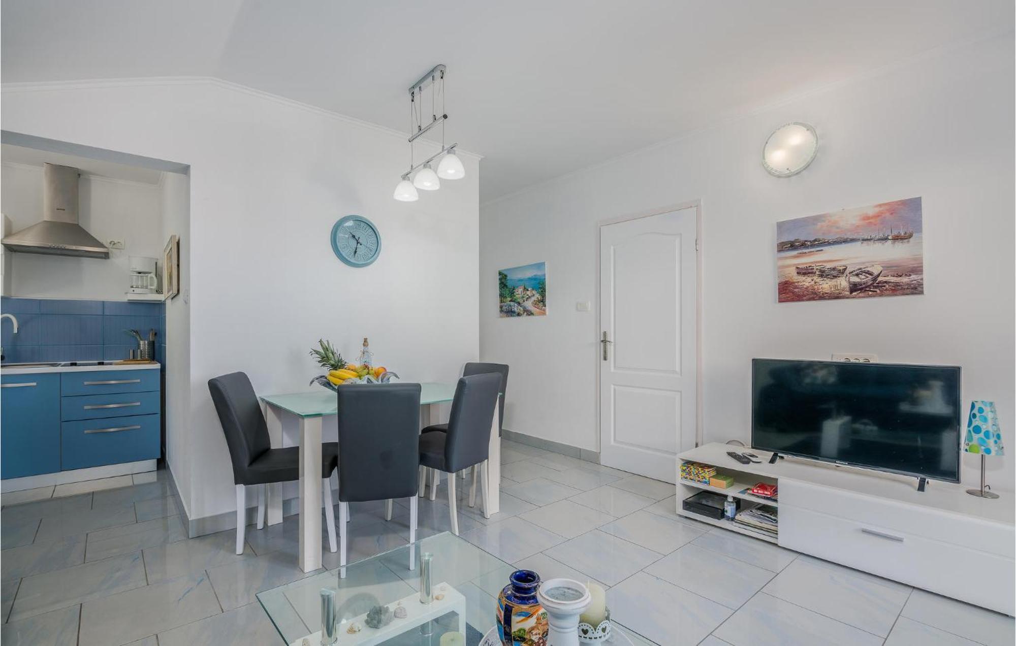 Nice Apartment In Stara Baska With Kitchen Εξωτερικό φωτογραφία