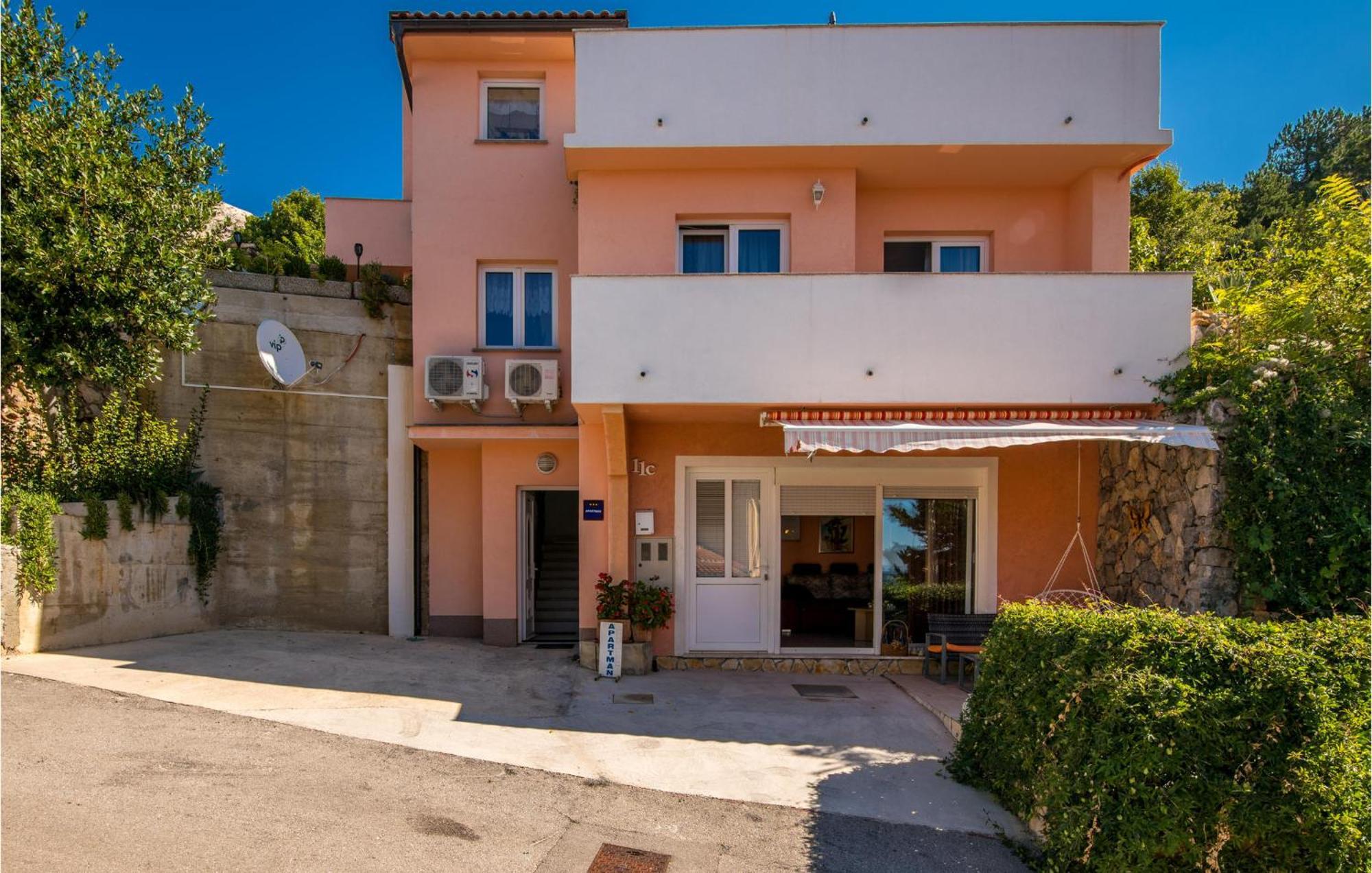 Nice Apartment In Stara Baska With Kitchen Εξωτερικό φωτογραφία