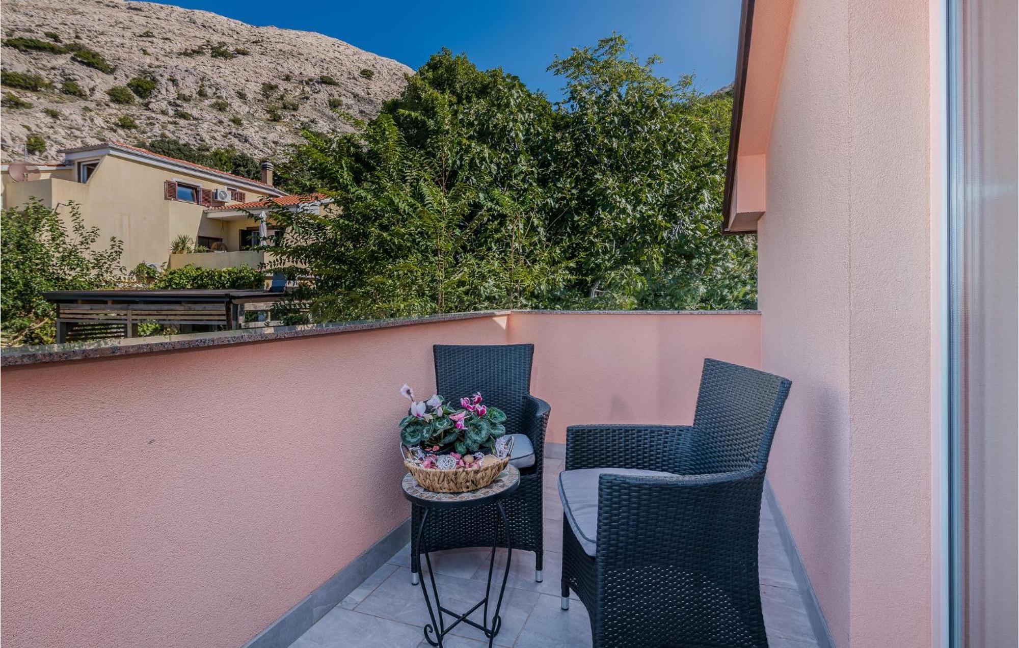 Nice Apartment In Stara Baska With Kitchen Εξωτερικό φωτογραφία